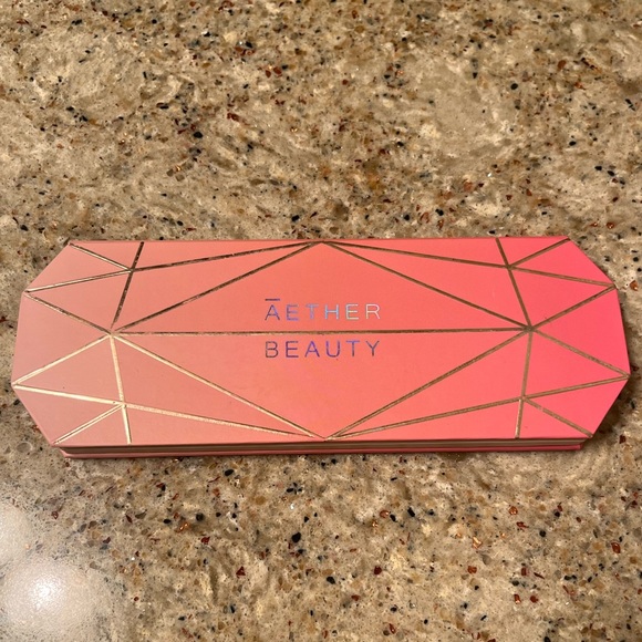 Aether Beauty Crystal Charged Cheek Palette- Rose Quartz - Picture 3 of 4